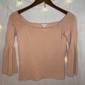 ☁️Adorable Blush Pink Guess off the shoulder top